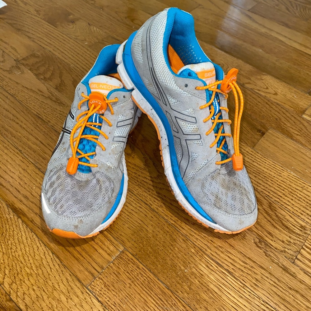 ASICS Gel Neo33 tennis shoe